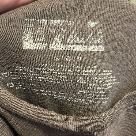 Lizzo Gray The Special Tour Distressed Graphic Shirt Music Singer Artist - Picture 9 of 9